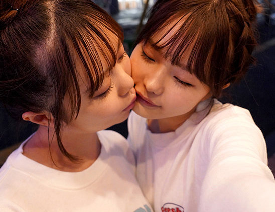 ゆりとも ～大好きな親友と最初で最後のレズセックス～ 松本いちか 百瀬あすか